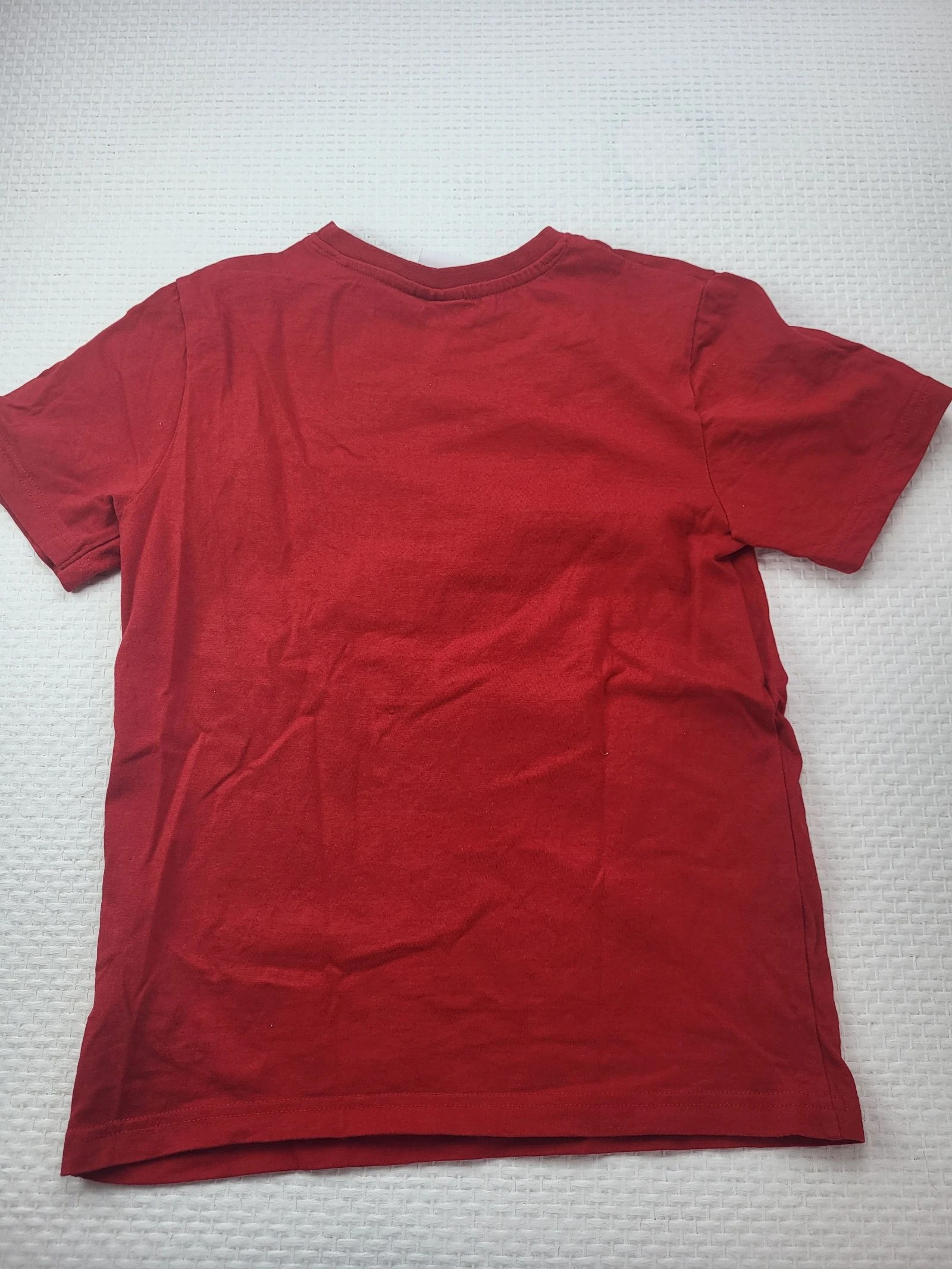 T-shirt vermelho com logo da Marvel efeito grafite – 8/9 anos (134 cm) – photo 2